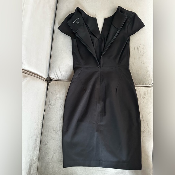 Banana republic little black sheath dress with cap sleeves, size 2 - Picture 7 of 12